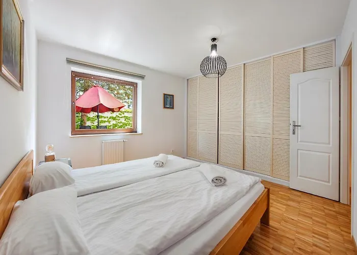 Lovely Terrace With Car Place Apartmán