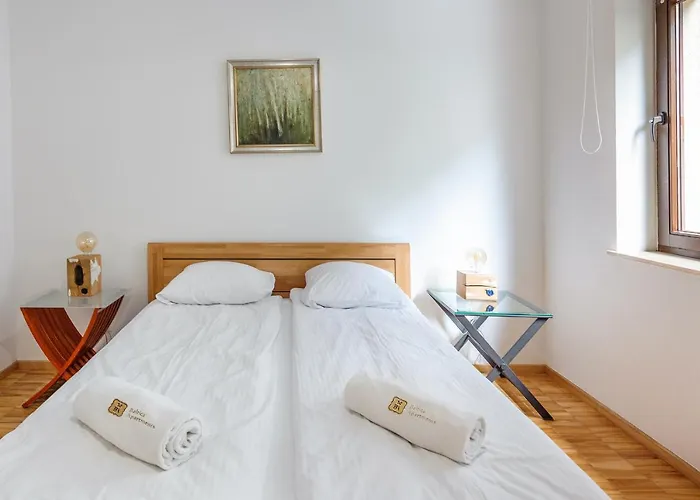 Lovely Terrace With Car Place Apartmán